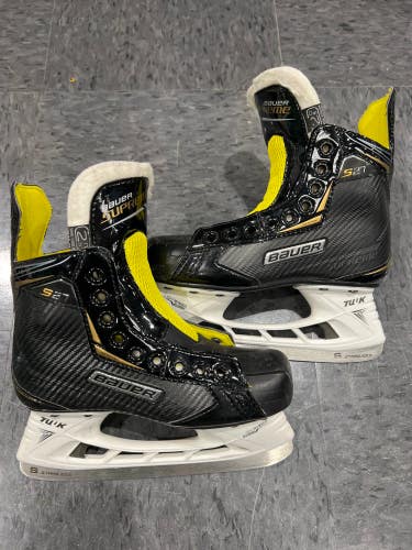 Used Junior Bauer Supreme S27 Hockey Skates (Size 2.5)