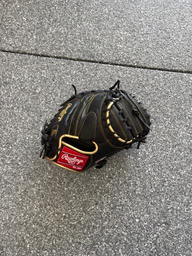 Used 2021 Right Hand Throw 32.5" R9 Baseball Glove