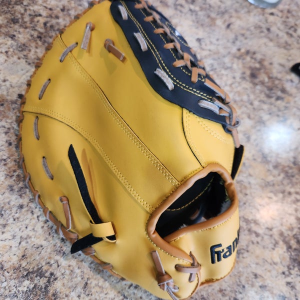 Franklin Fieldmaster 12.5" Right Hand Throw First Base Glove. Nice glove for younger players
