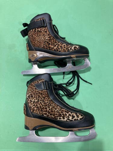 Used American Cheetah Figure Skates Size 5.0