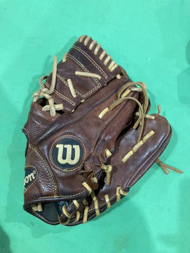 Brown Used Wilson A800 Right Hand Throw Baseball Glove 11.5"