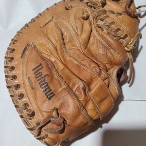 Used Right Hand Throw Nokona CM225K Catcher's Baseball Glove 33.5"
