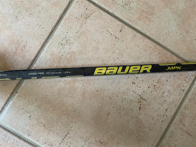 Used Intermediate Bauer Supreme S170 Right Handed Hockey Stick P88