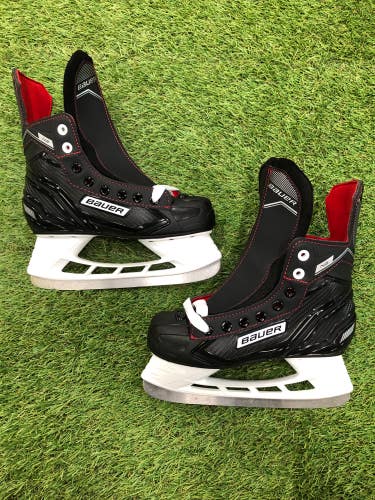 New Bauer NS Hockey Skates Regular Width Size 3.0 - Junior