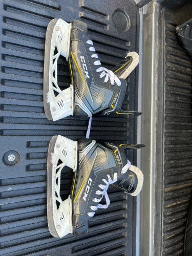 CCM Tacks 9060 size 5d PLAYER skates