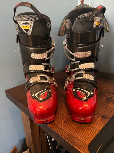 New Men's Nordica Ski Boots