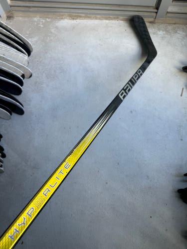 P92 82 Flex HYPERLITE 2 Used Senior Bauer Left Hand Pro Stock Vapor Hockey Stick