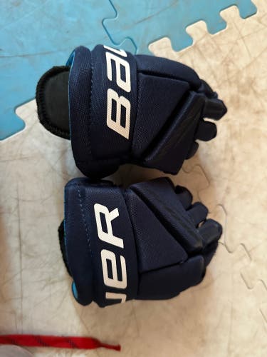Used  Bauer 8" Bauer X Gloves
