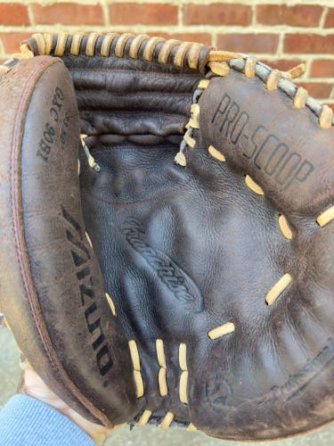 Used  Right Hand Throw 33.5" Franchise Baseball Glove