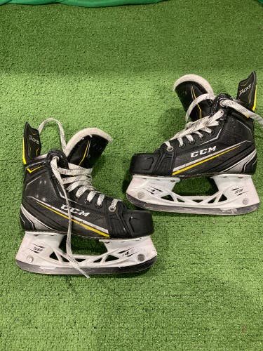 Used Junior CCM Tacks 9090 Hockey Skates Regular Width Size 1