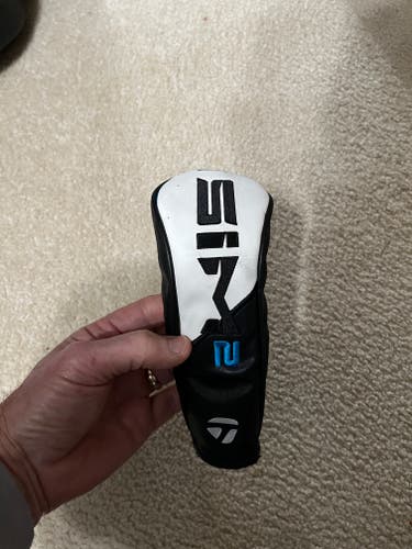New TaylorMade Hybrid Head Cover