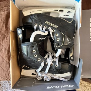 New Intermediate Bauer 6.5 Nexus 400 Hockey Skates