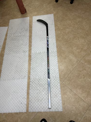 New Senior CCM Right Handed P28  Jetspeed FT6 Pro Hockey Stick