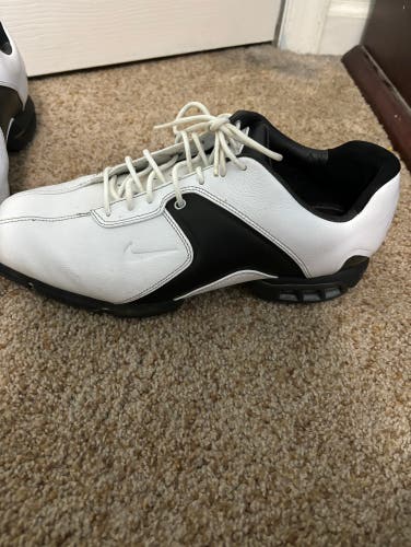 White Used Adult Nike Tiger woods Golf Shoes