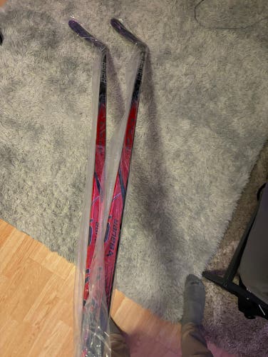 (2 pack) Red Bauer Hyperlite 2 p28 82 Flex