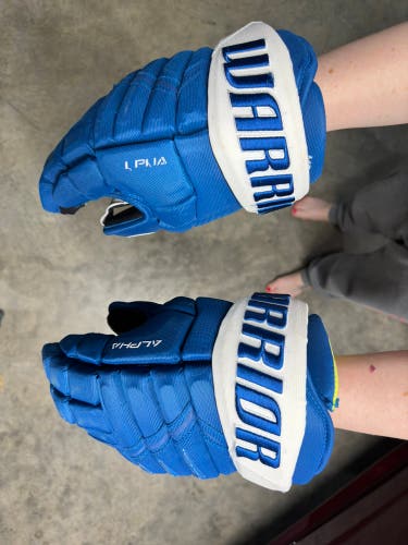 Used Warrior 14" Pro Stock Alpha Pro Gloves