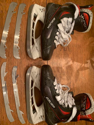 Used Junior Bauer Extra Wide Width  Size 3.5 Vapor 3X Pro Hockey Skates