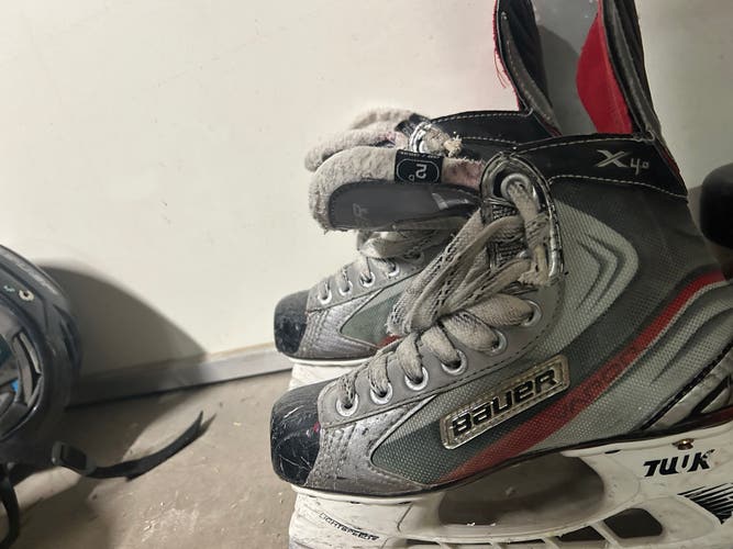 Used Bauer Size 3 Hockey Skates