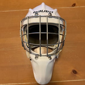 Used Senior S/M Bauer 950X Goalie Mask