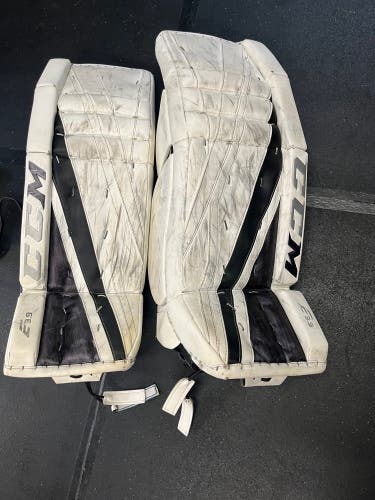 Used 33+1 CCM Extreme Flex E3.9 Goalie Leg Pads