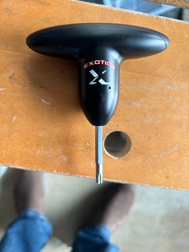 Tour Edge Exotics golf torque wrench tool