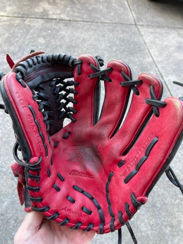 Used Right Hand Throw 11.5" Global Elite Baseball Glove