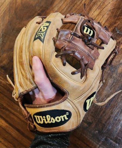 Used Wilson Right Hand Throw Infield A2K Baseball Glove 11.25"
