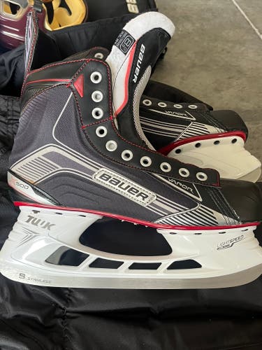 New Bauer Regular Width 8.5 Vapor X500 Hockey Skates