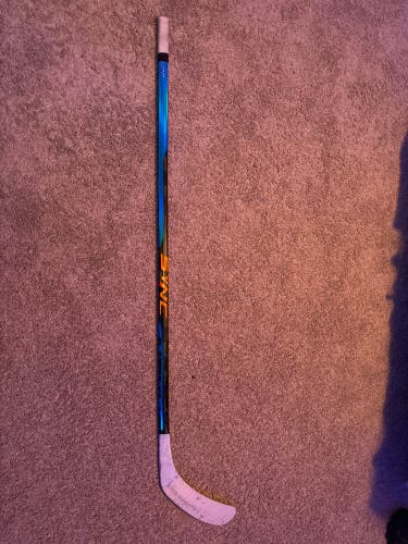 Used Junior Bauer Right Handed P92  Nexus Sync Hockey Stick
