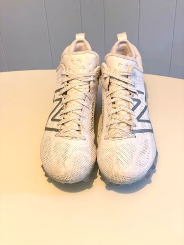White New Balance FreezeLX V4