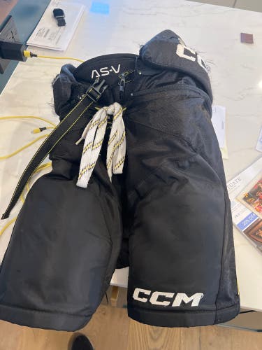 Used Junior CCM Tacks AS-V 88 Hockey Pants