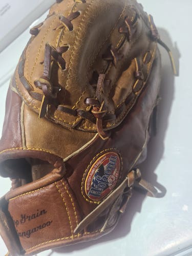 Used Right Hand Throw vintage Nokona AMG 500K-CW Baseball Glove 12"