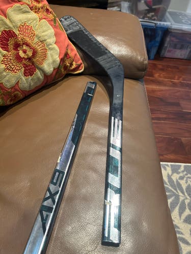Broken 75 Flex MC AX9 Hockey Stick