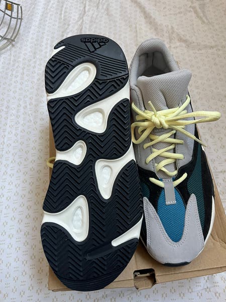 adidas gazelle silver green womens adidas Yeezy 700 V3 Copper Fade