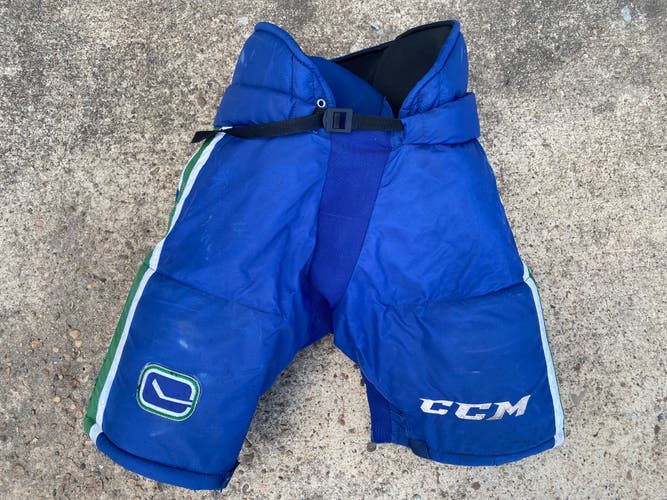 CCM HP70 Pro Stock Hockey Pants Vancouver Canucks Large 3501