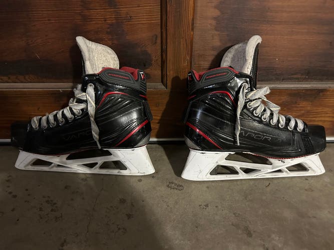 Bauer 1x goalie skates size 8 With 3 Sets Of Blades