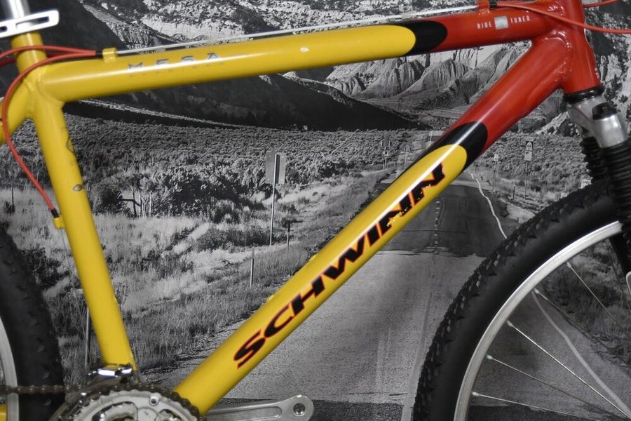 SCHWINN MESA GSX MOUNTAIN BIKE SIZE LARGE, 19