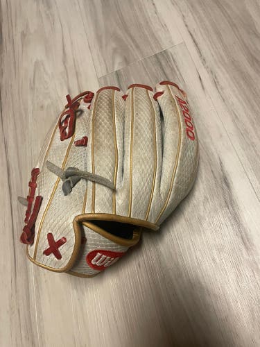 Used  Right Hand Throw 12" A2000 Baseball Glove