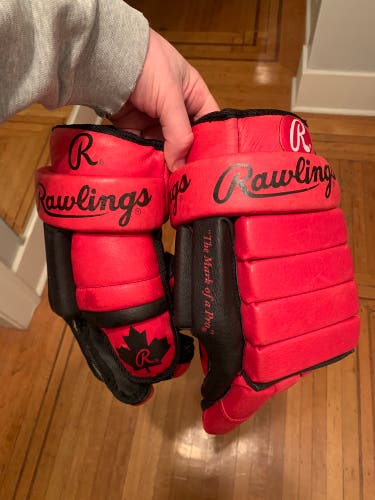 Rare Rawlings hockey gloves