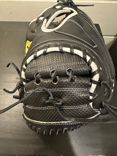 Used 2023 Right Hand Throw 33.5" A2000 Baseball Glove