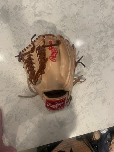 Used  Outfield 11.75" Heart of the Hide Baseball Glove
