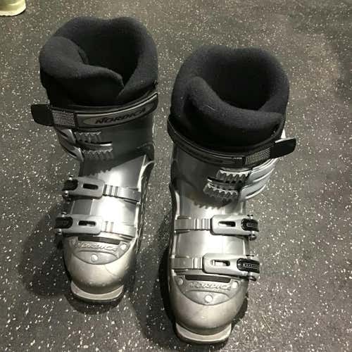 Used Nordica T3.2 235 Mp - J05.5 - W06.5 Boys' Downhill Ski Boots