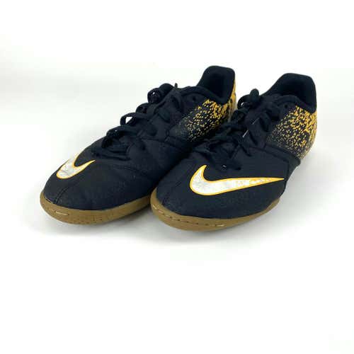 Used Nike Indoor Soccer Shoes Youth 4.5