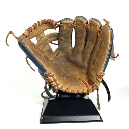 Used Wilson A2000 Ja27 Fielders Glove Right Hand Throw 11 1 2"