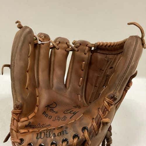 Used Wilson A2132 12 1 2" Fielders Gloves