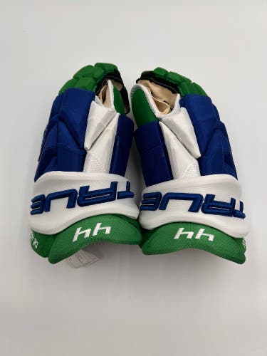 New Carolina Hurricanes Retro True 15" Pro Stock De Haan Catalyst 9X Gloves