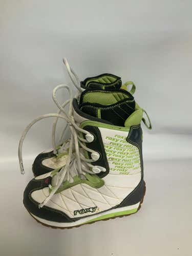 Used Roxy Green White Junior 06.5 Girls' Snowboard Boots