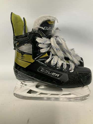 Used Bauer Supreme 3s Junior 03.5 Ice Hockey Skates