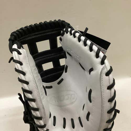 Used Wilson A10rf24fpcm33 33" Catcher's Gloves