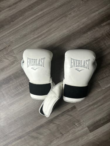 Like New Boxing gloves